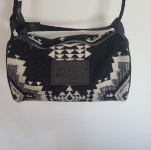 Pendelton Barrel Shoulder Bag